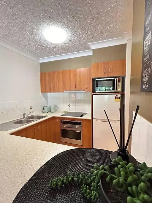 Stylish Beachside 1Br Apartment Gold Coast