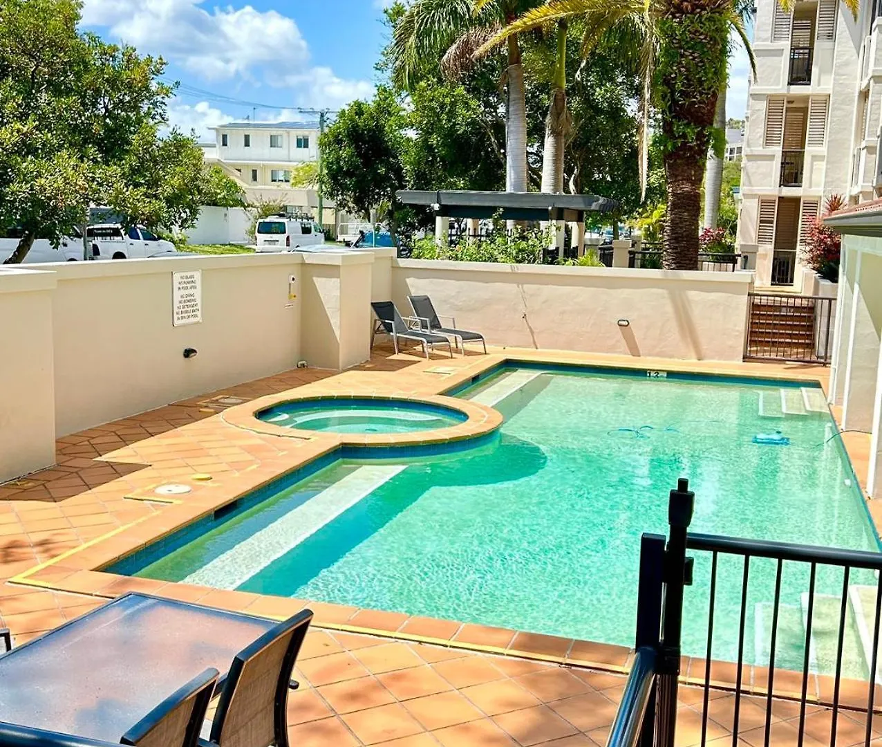 Stylish Beachside 1Br Apartment Gold Coast
